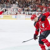 Austin Czarnik célèbre l'ouverture du score KEYSTONE/VALENTIN FLAURAUD